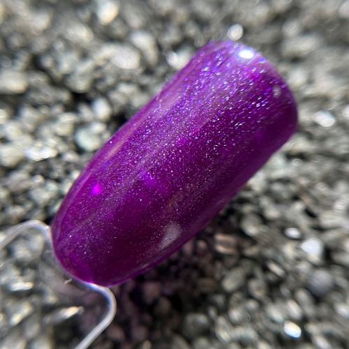 Гель-лак INTRIGA №1610 фиолетовый с сине-розовым шиммером 10г